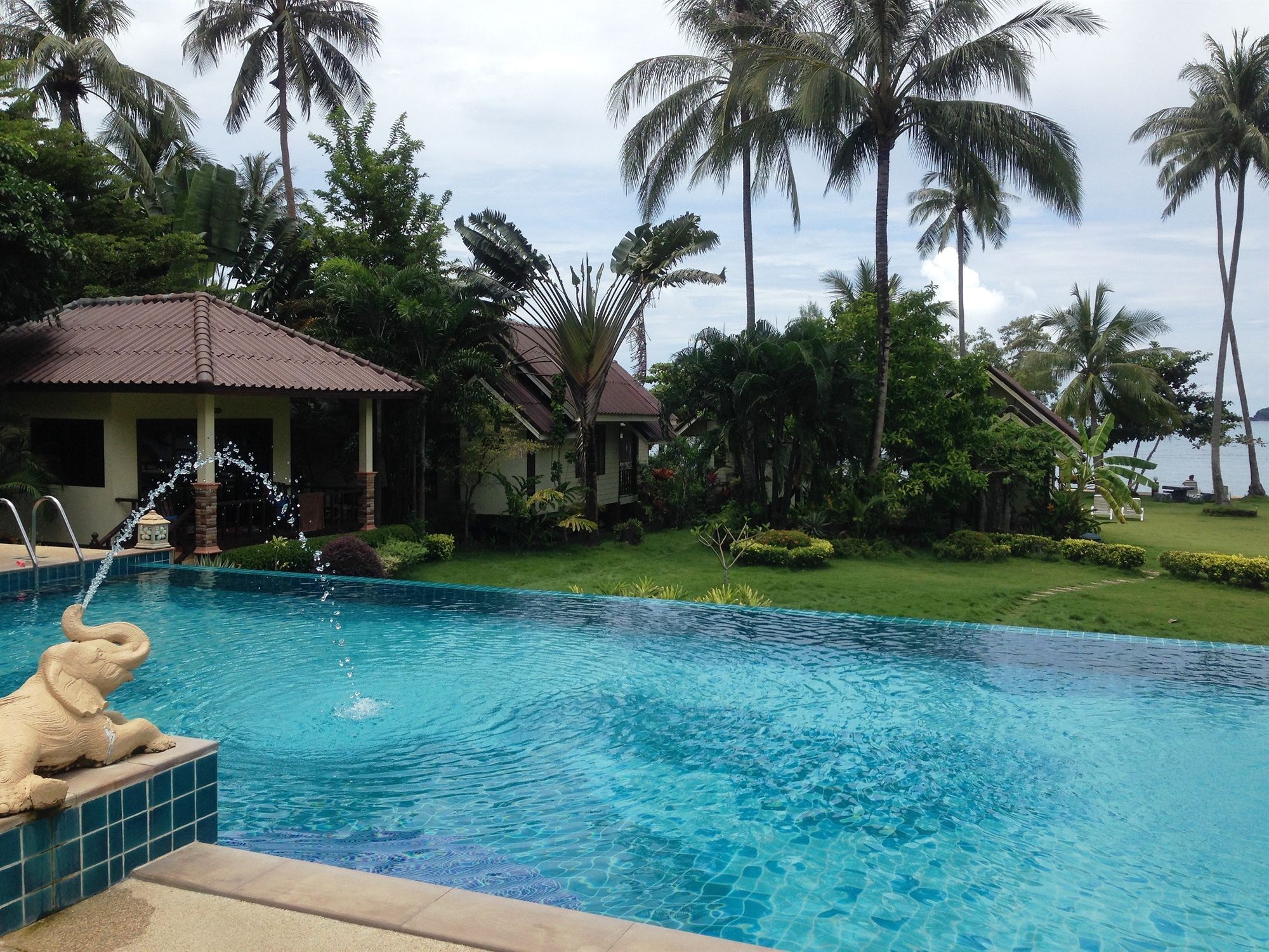 Koh Chang Bailan Beach Resort Buitenkant foto